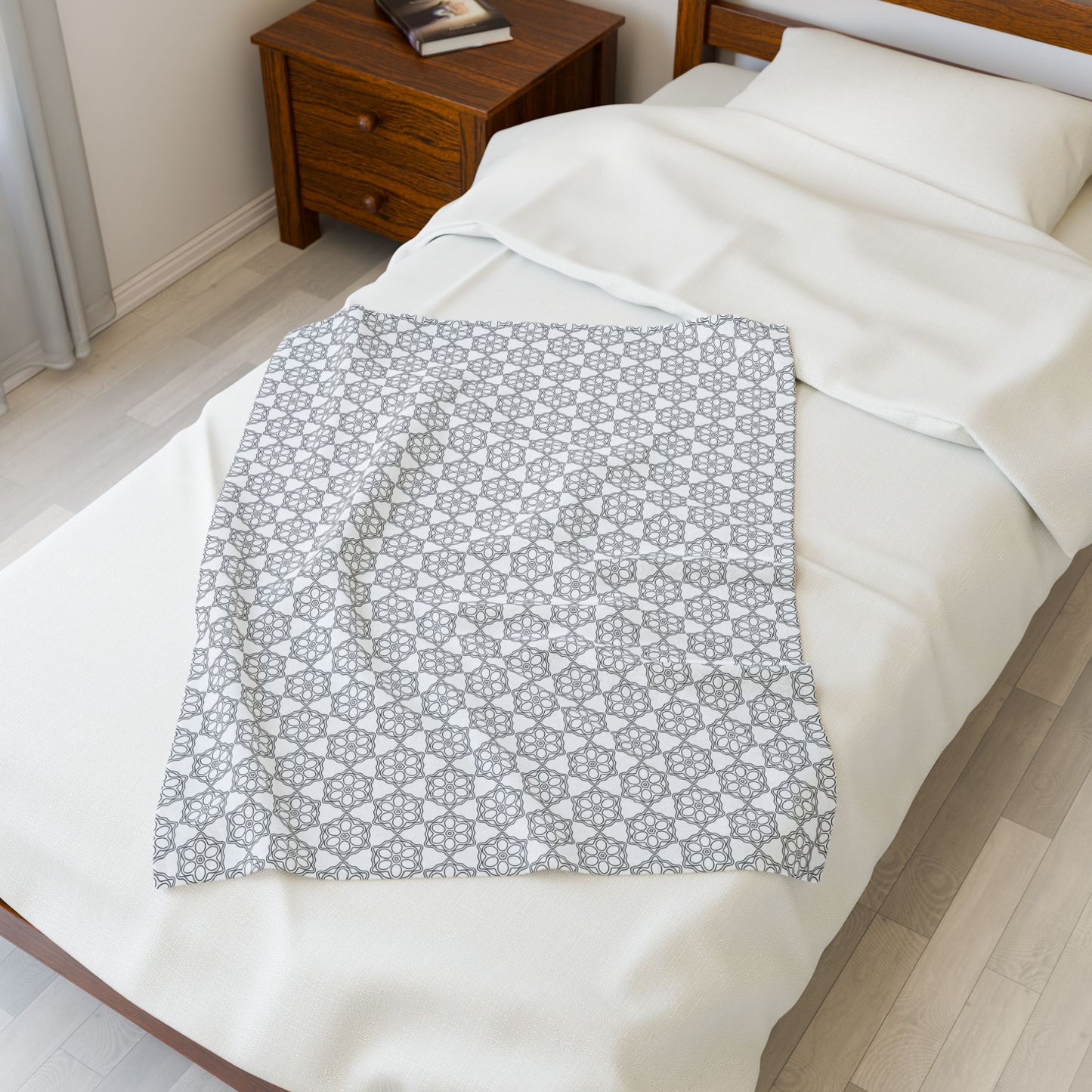 Cozy Velveteen Plush Blanket, Soft Throw for Home Decor, Perfect for Gifts, Winter Warmth, Lounge and Snuggle