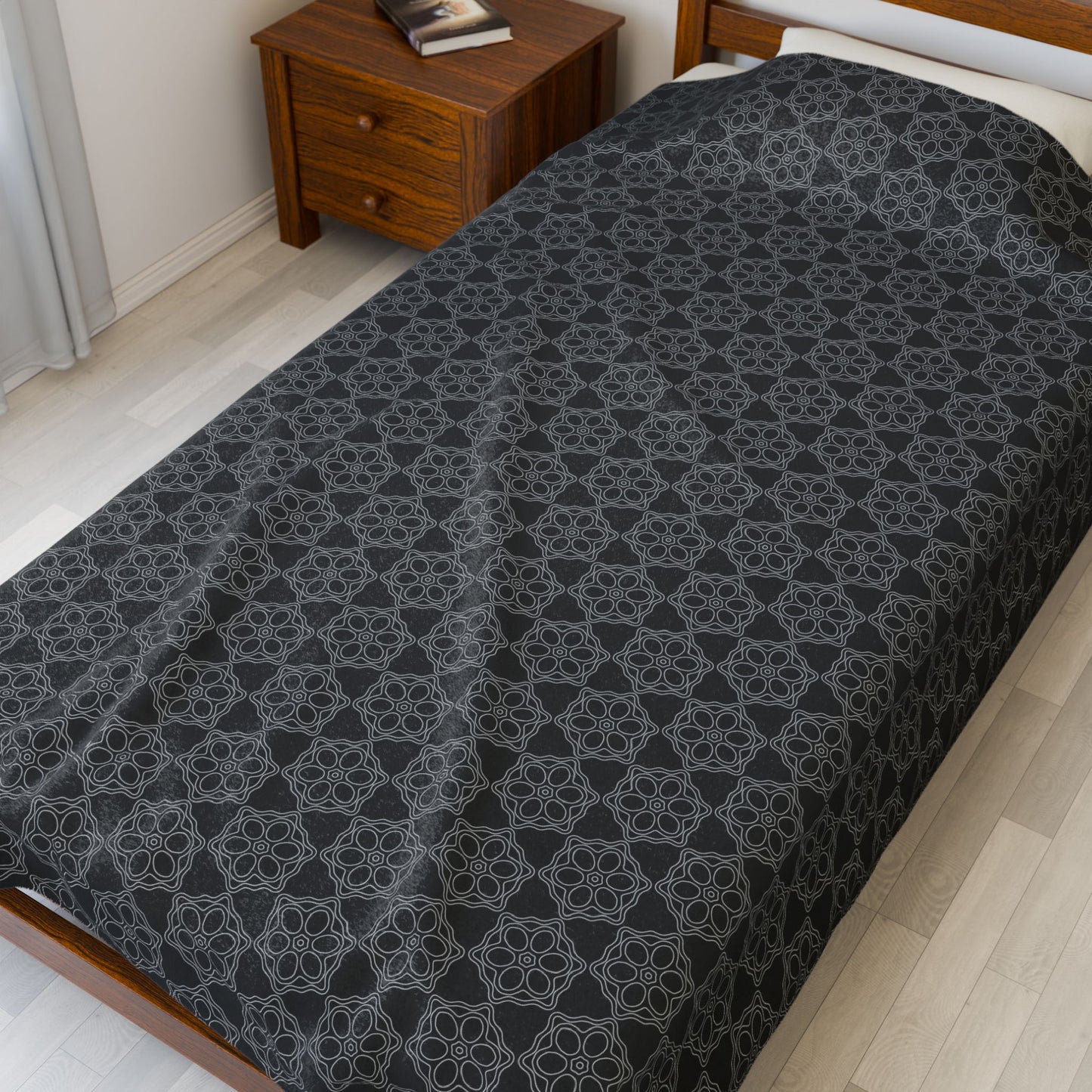Cozy Velveteen Plush Blanket - Soft Warm Throw for Home, Gift for All Occasions, Perfect for Winter, Sofa Decor, Relaxation