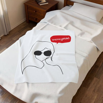 Incroyable Chic Girl - Plush Blanket
