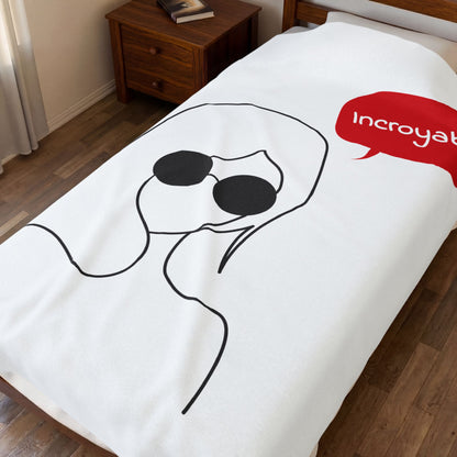Incroyable Chic Girl - Plush Blanket