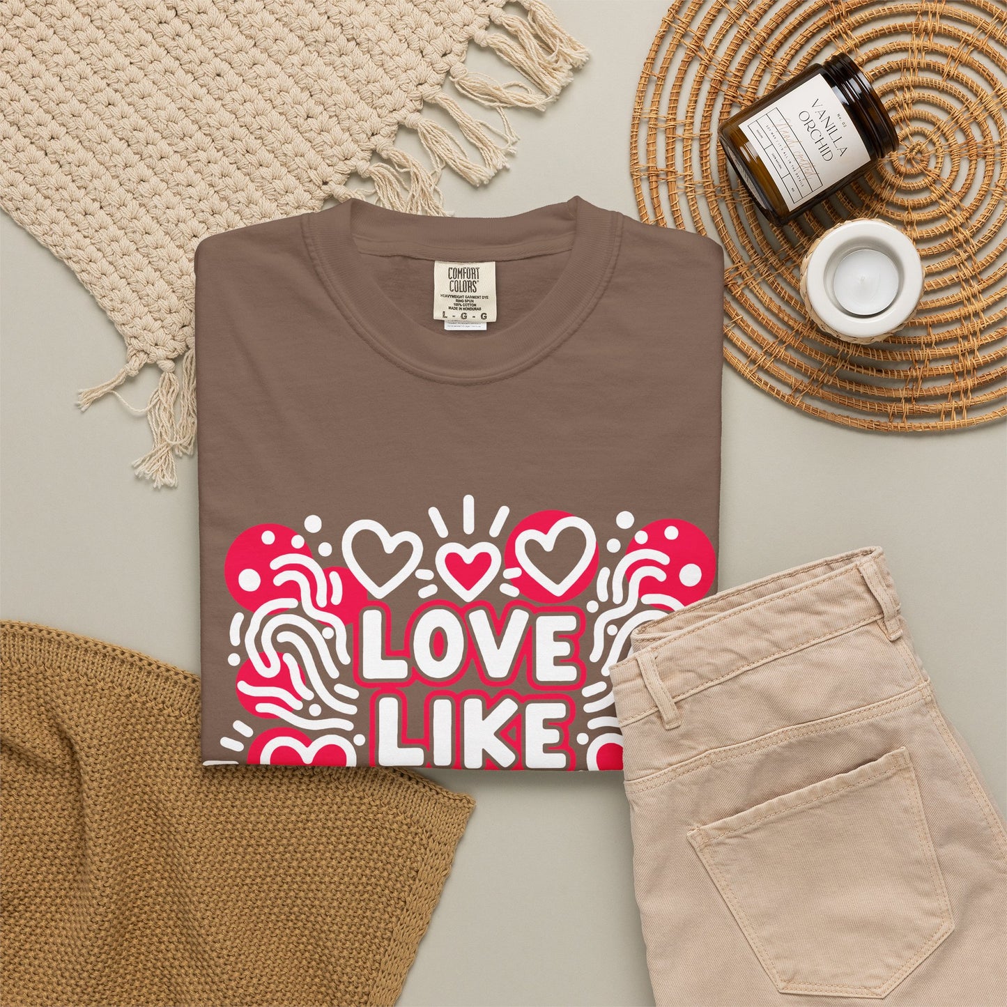 Love Like It's Art - T-Shirt