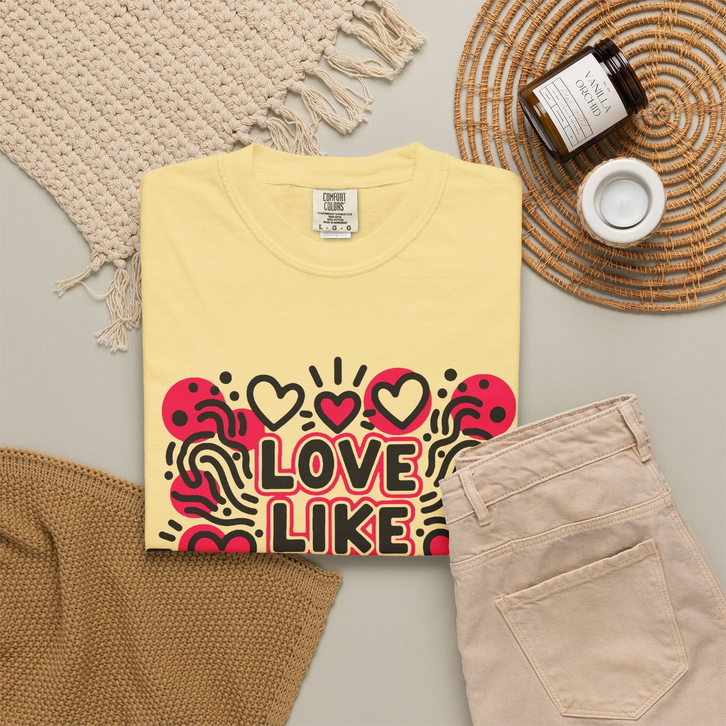 Love Like It's Art - T-Shirt