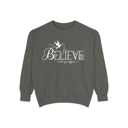 Believe and Magic Happens - Sweatshirt